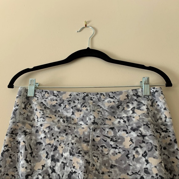 lululemon athletica cropped size 8 yoga leggings - Picture 10 of 13